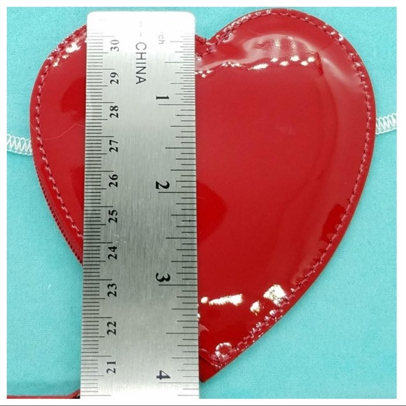 TIFFANY & CO HEART POUCH LISTING SOON - Picture 6 of 8